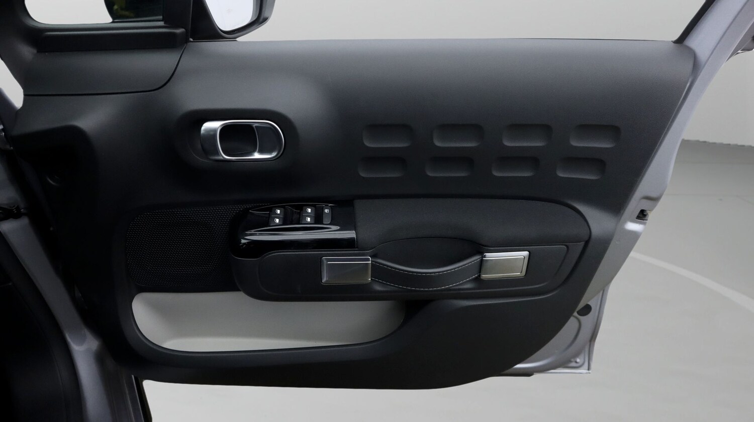 Used Citroen C3 2023 for sale - 77933935: Photo 15