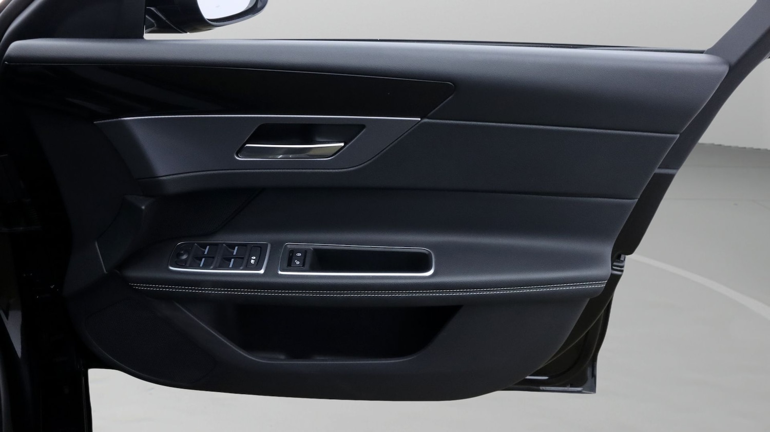 Used Jaguar XF 2018 for sale - 78018161: Photo 15