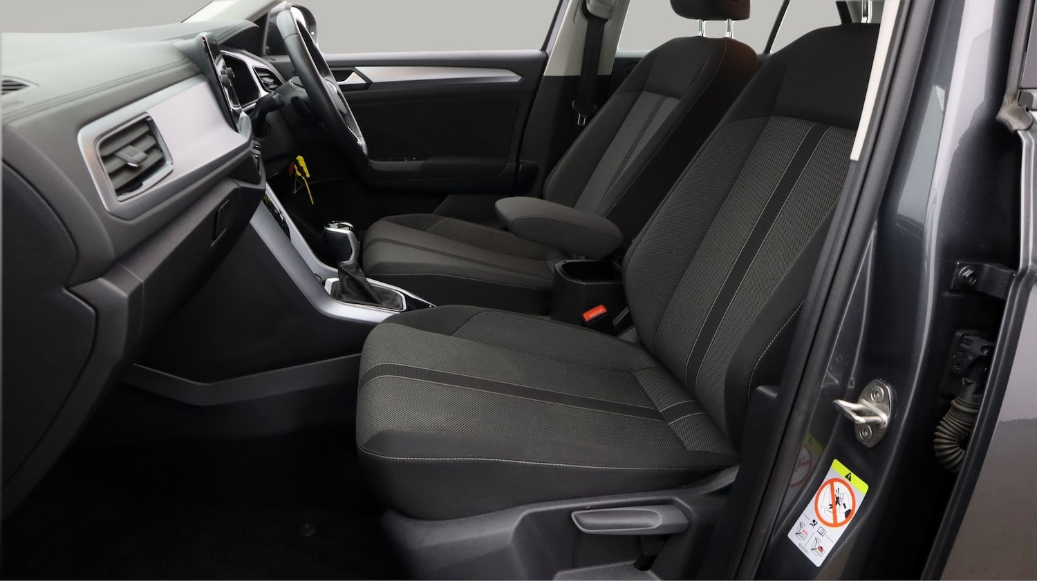 Used Volkswagen T-Roc 2023 for sale - 78202312: Photo 14