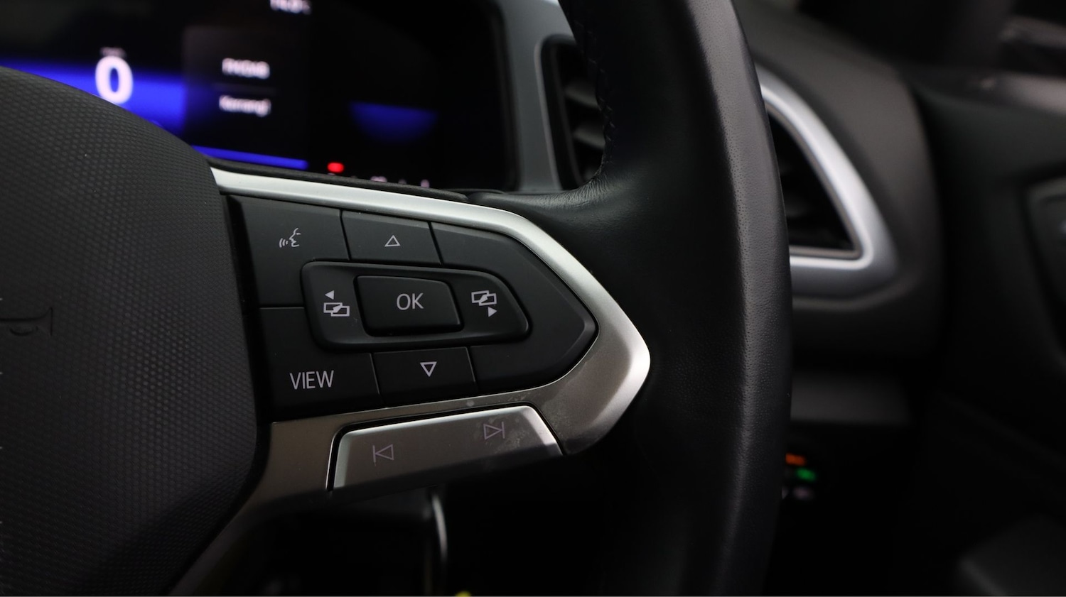 Used Volkswagen T-Roc 2023 for sale - 78202312: Photo 21