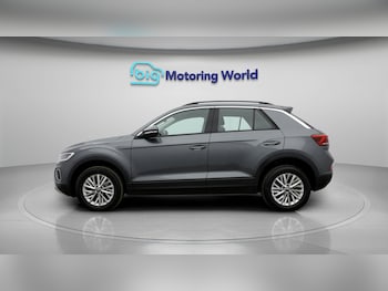Used Volkswagen T-Roc 2023 for sale - 78202312: Photo