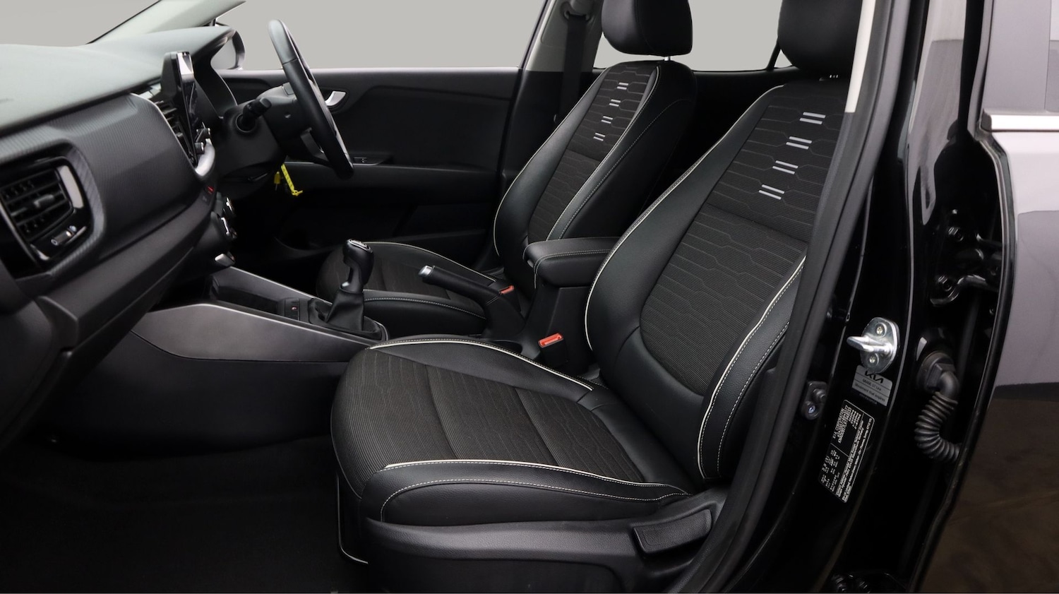 Used Kia Stonic 2024 for sale - 77669153: Photo 14