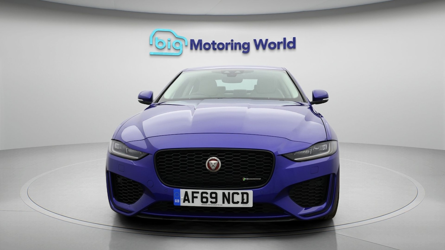 Used Jaguar XE 2020 for sale - 77985000: Photo 2