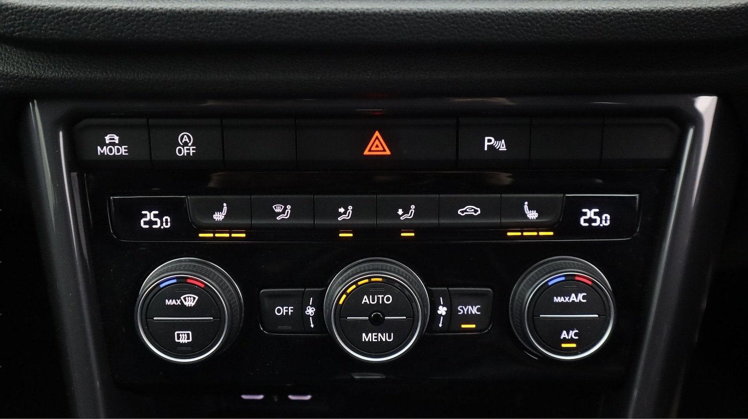 Used Volkswagen T-Roc 2021 for sale - 77831950: Photo 12