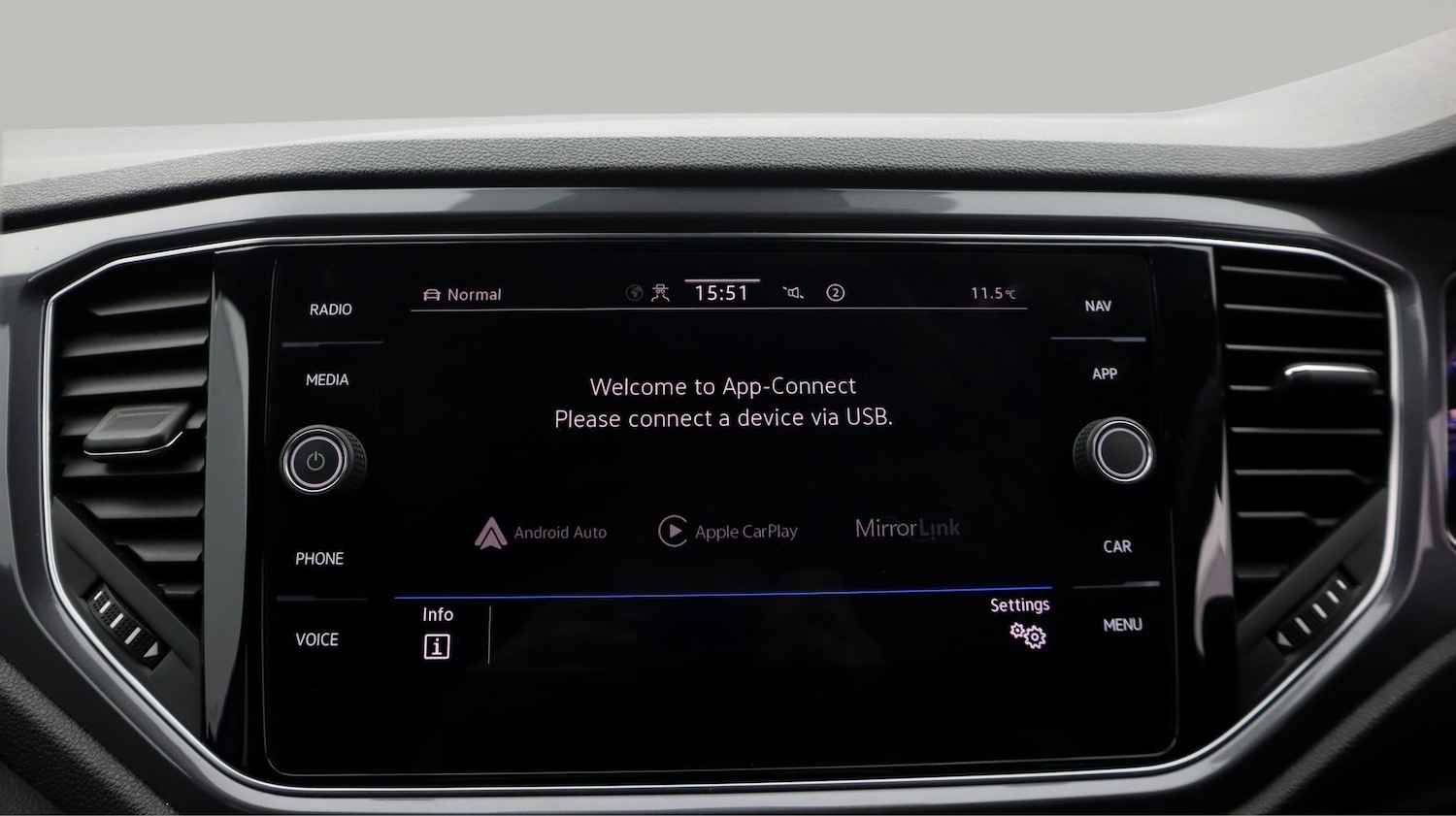 Used Volkswagen T-Roc 2021 for sale - 77831950: Photo 23