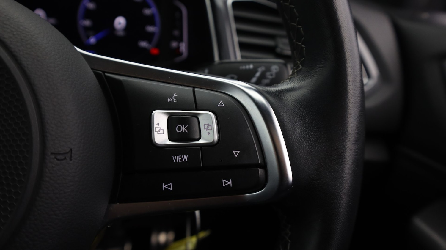 Used Volkswagen T-Roc 2021 for sale - 77831950: Photo 24