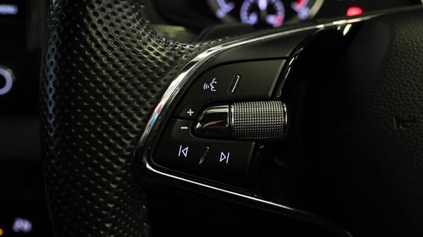 Used Skoda Karoq 2021 for sale - 76317845: Photo 25