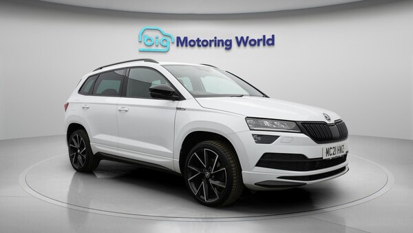 Used Skoda Karoq 2021 for sale - 76317845: Photo 2
