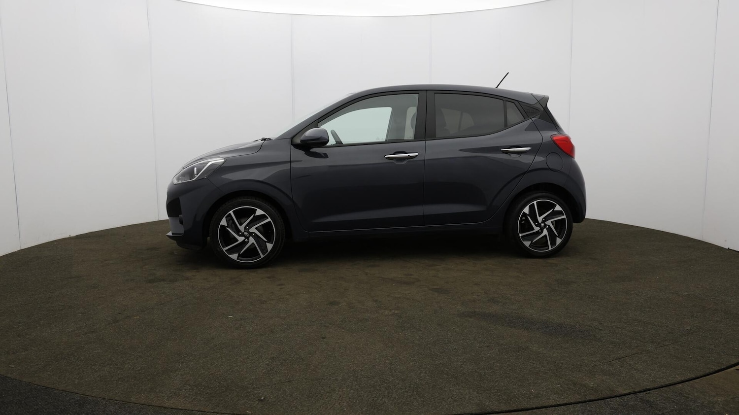 Used Hyundai i10 2023 for sale - 76099534: Photo 75