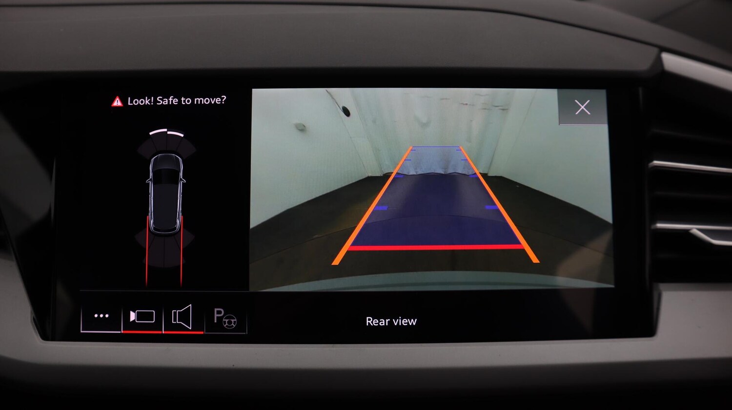 Used Audi Q4 e-tron 2022 for sale - 76645398: Photo 28