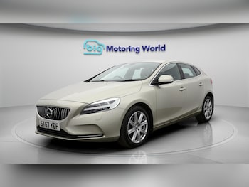 Used Volvo V40 2017 for sale - 75905857: Photo