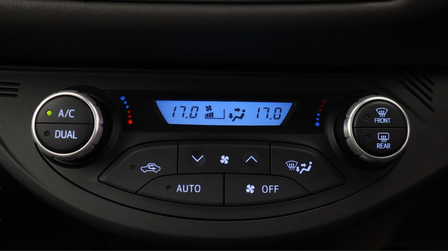 Used Toyota Yaris for sale - 77247210: Photo 12