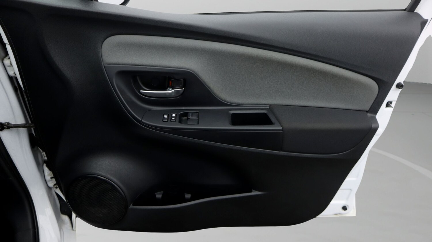 Used Toyota Yaris for sale - 77247210: Photo 15