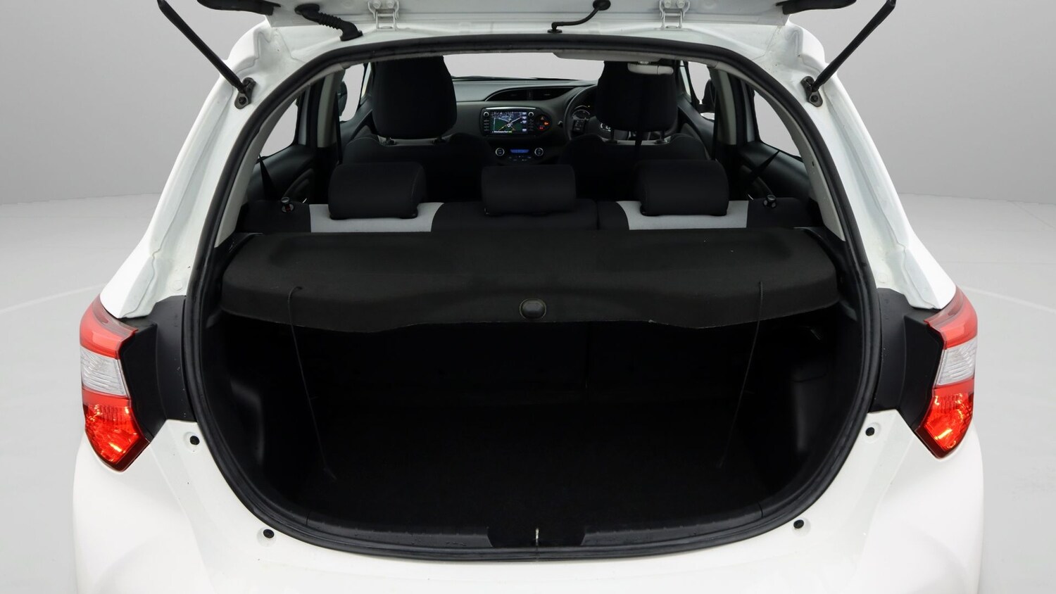 Used Toyota Yaris for sale - 77247210: Photo 17