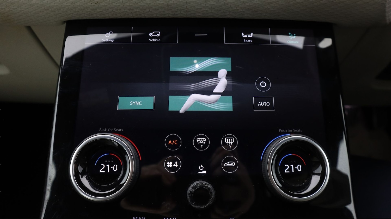 Used Land Rover Range Rover Velar 2020 for sale - 77271129: Photo 12