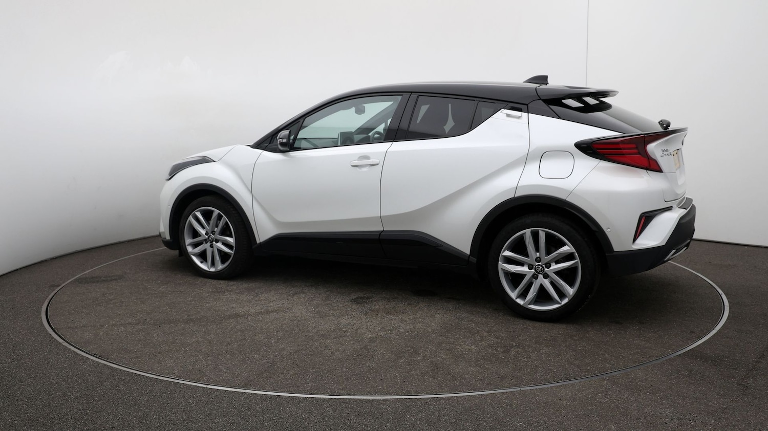 Used Toyota C-HR 2022 for sale - 76810375: Photo 40