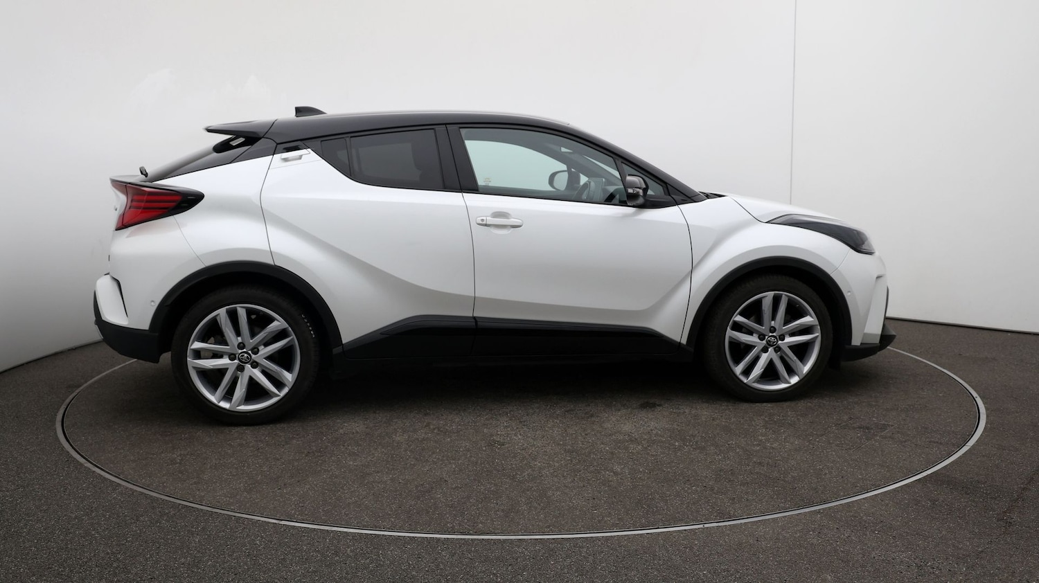 Used Toyota C-HR 2022 for sale - 76810375: Photo 43