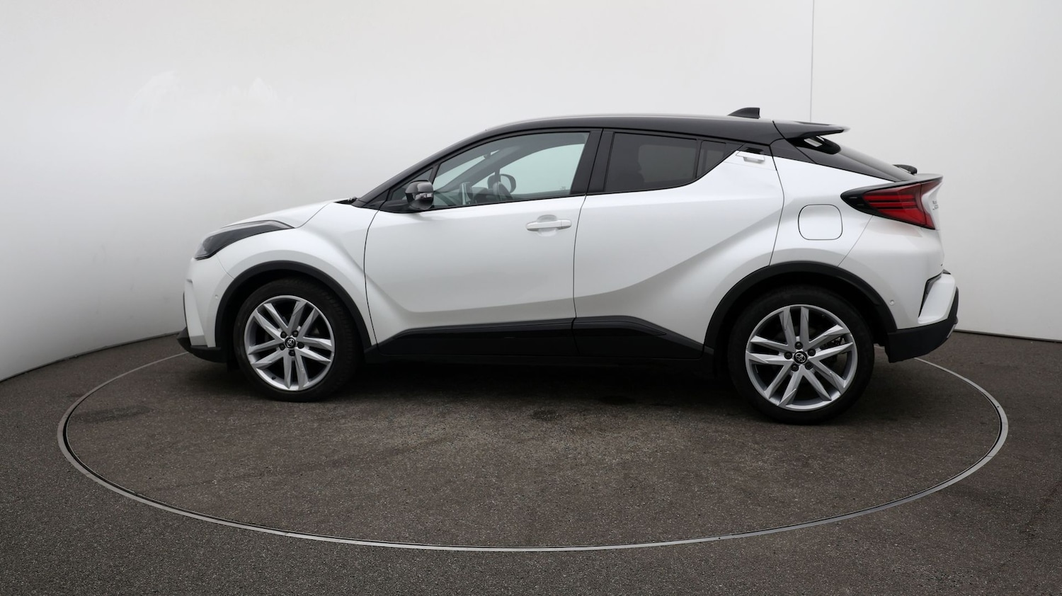 Used Toyota C-HR 2022 for sale - 76810375: Photo 51