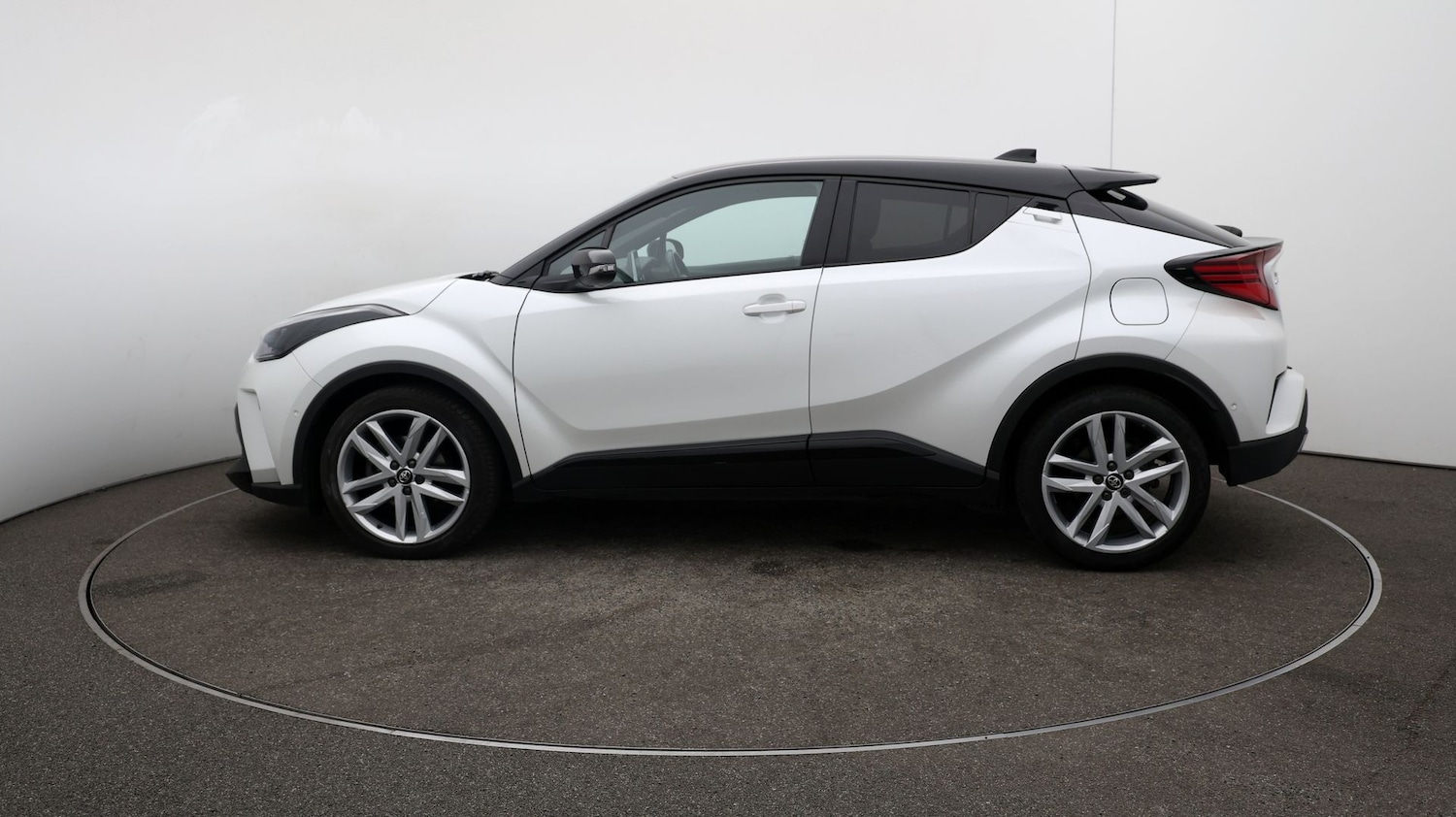 Used Toyota C-HR 2022 for sale - 76810375: Photo 57