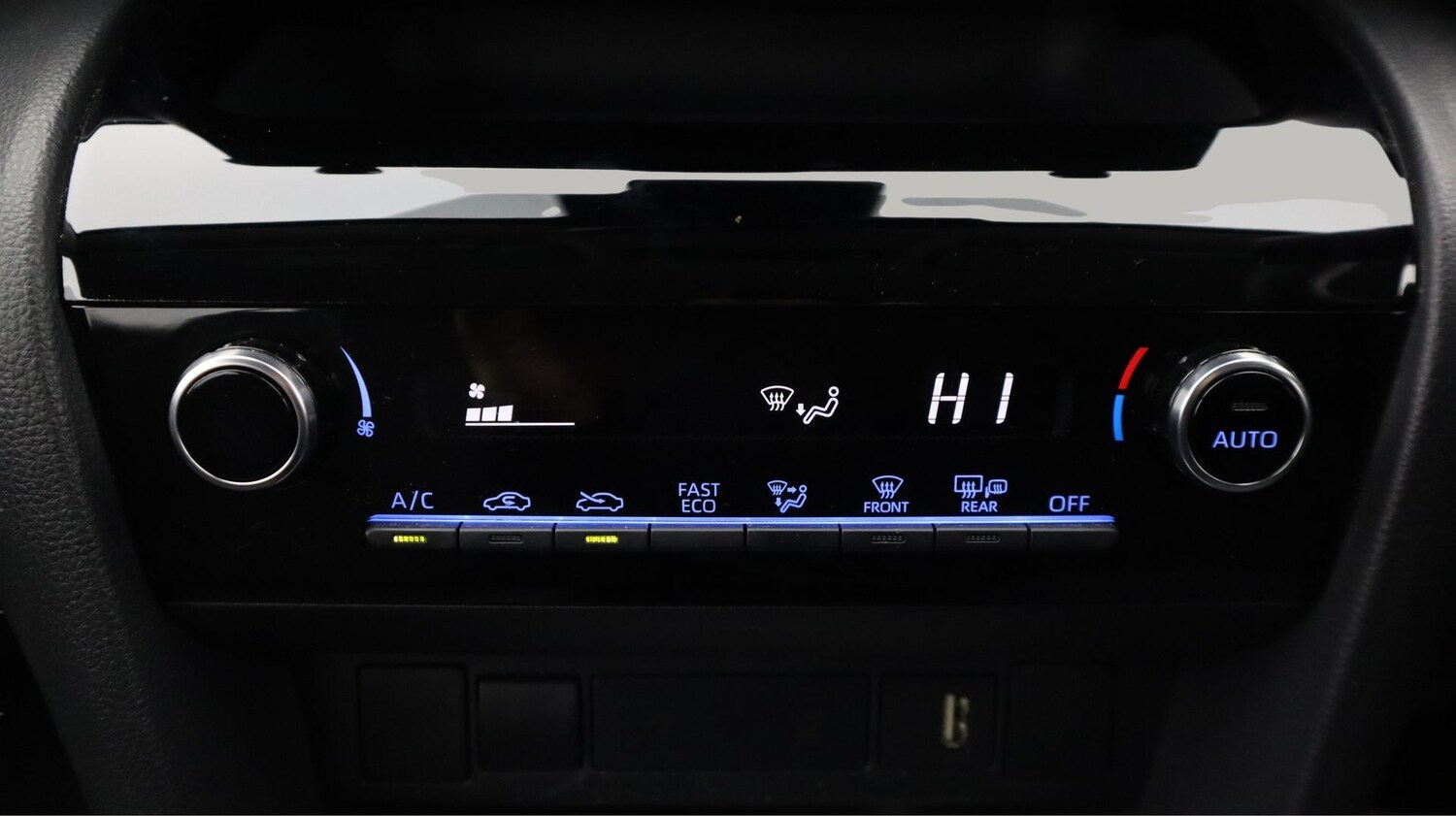 Used Toyota Yaris Cross 2023 for sale - 77508878: Photo 12