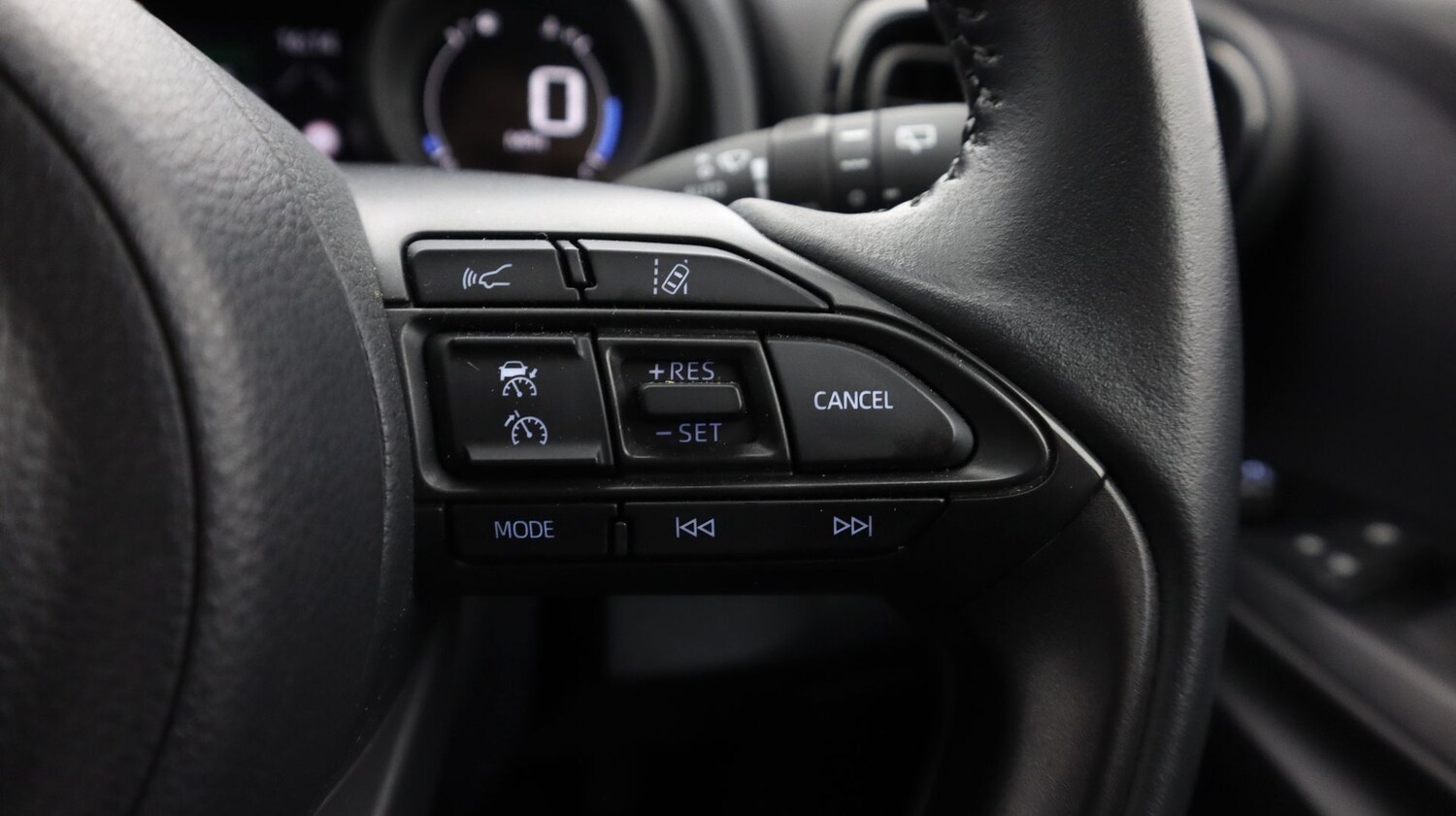 Used Toyota Yaris Cross 2023 for sale - 77508878: Photo 24