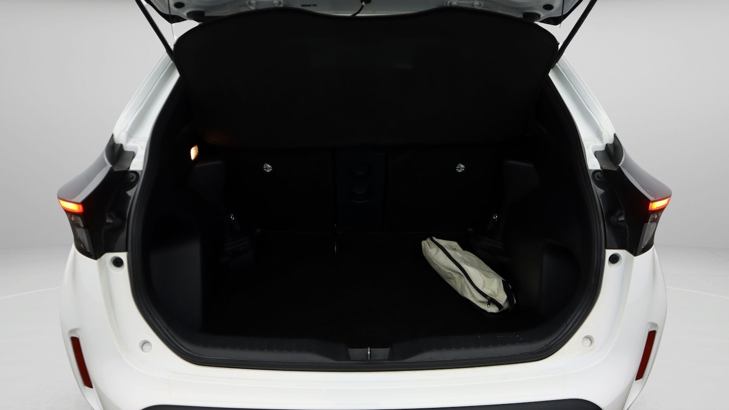 Used Toyota Yaris Cross 2023 for sale - 78165950: Photo 17