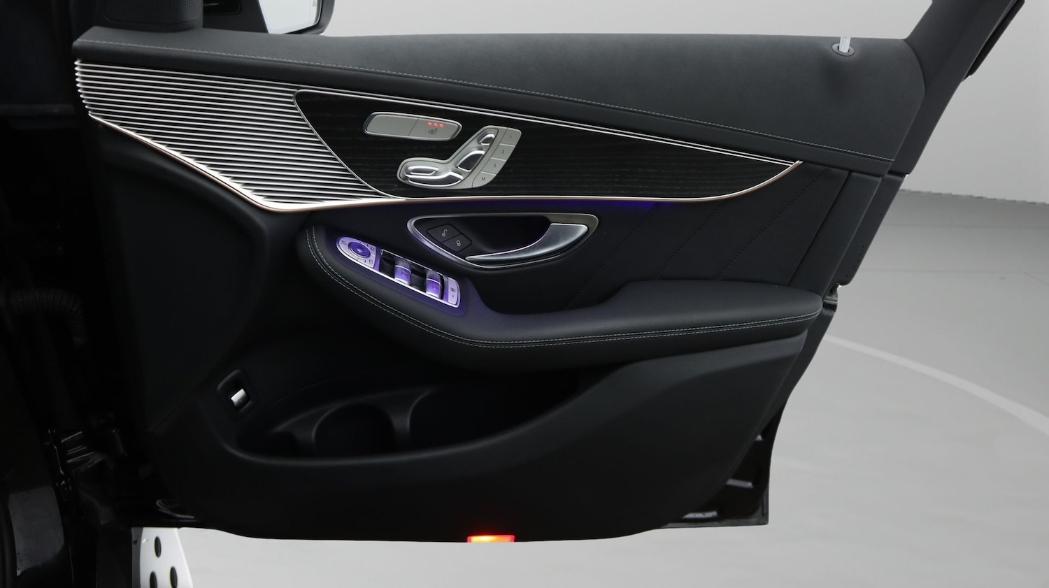 Used Mercedes-Benz EQC 2022 for sale - 77428922: Photo 15