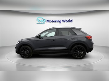 Used Volkswagen T-Roc 2021 for sale - 78357075: Photo