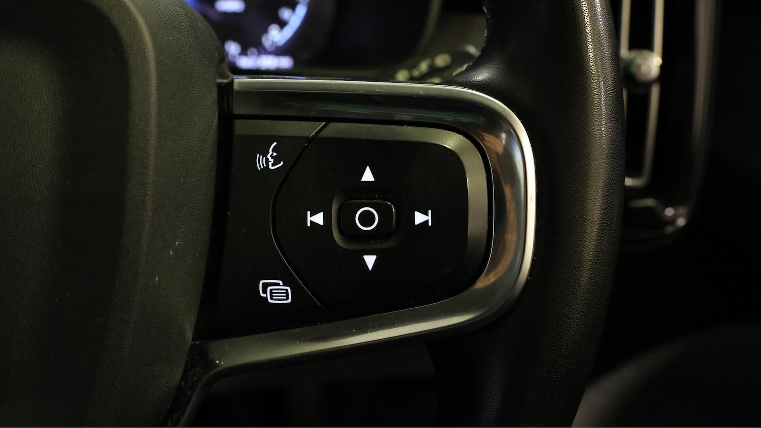 Used Volvo XC40 2021 for sale - 76282980: Photo 24