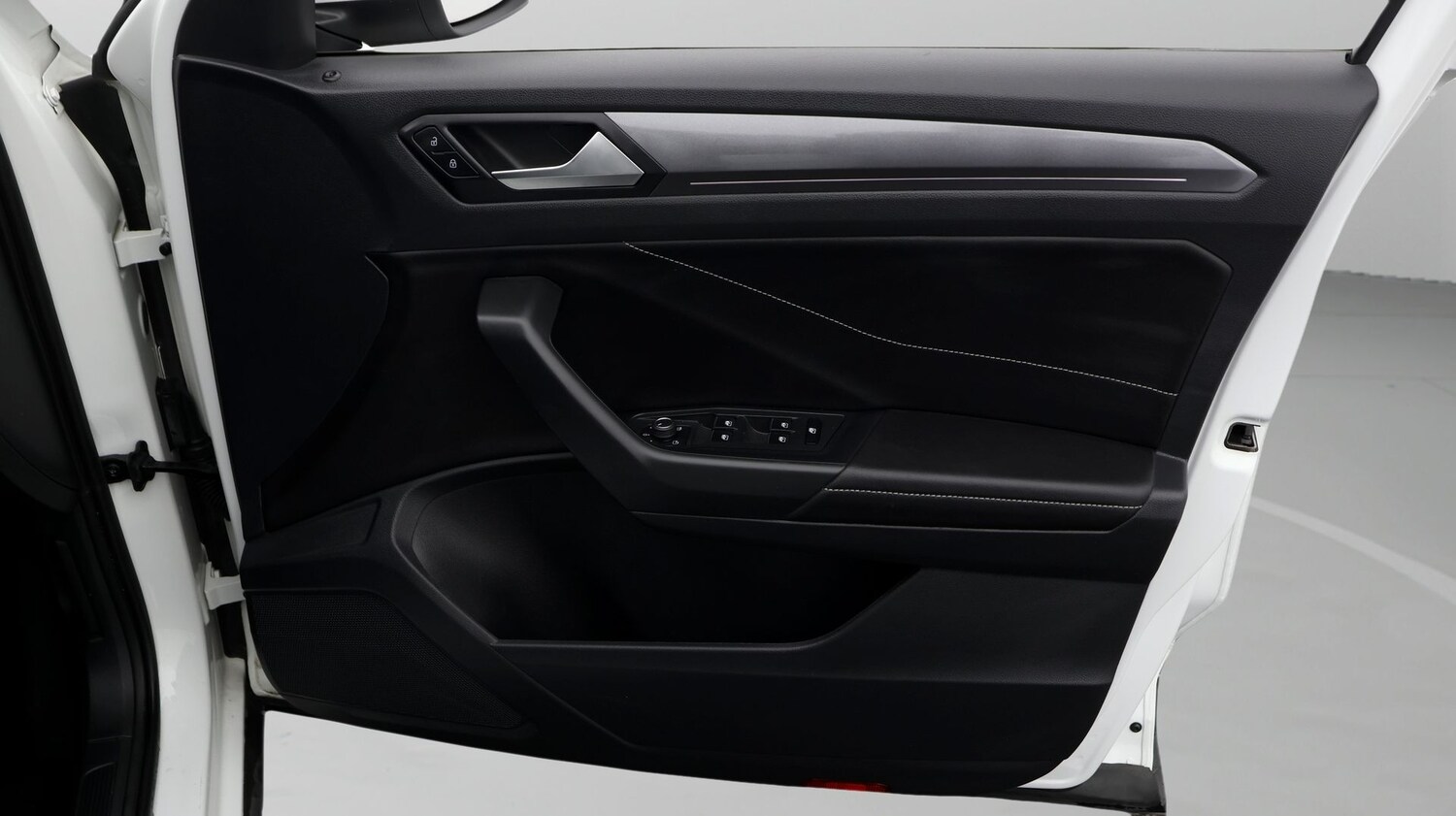 Used Volkswagen T-Roc 2022 for sale - 77758770: Photo 15