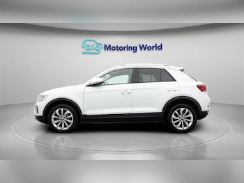 Used Volkswagen T-Roc 2022 for sale - 77758770: Photo