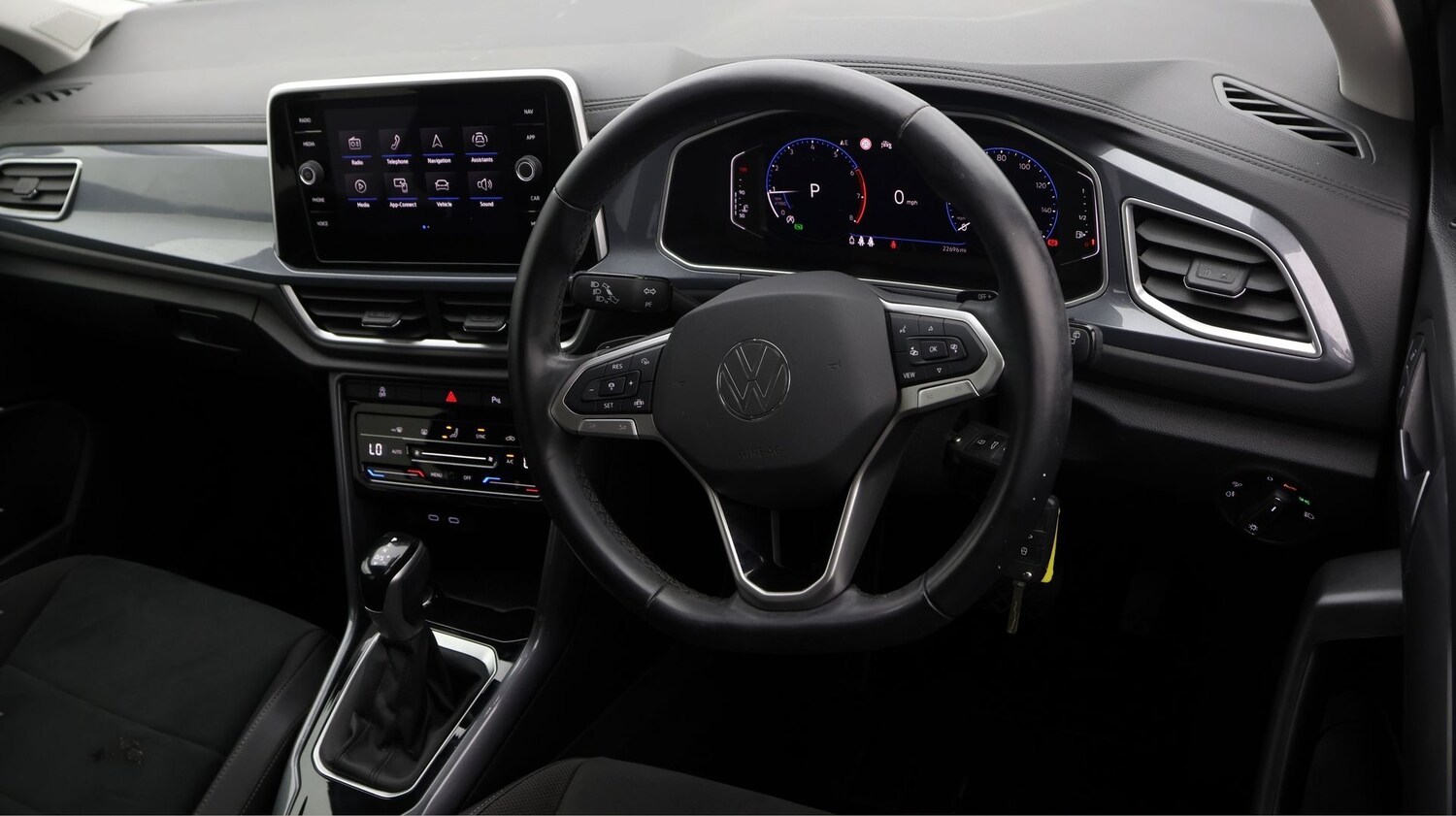 Used Volkswagen T-Roc 2022 for sale - 77758770: Photo 9