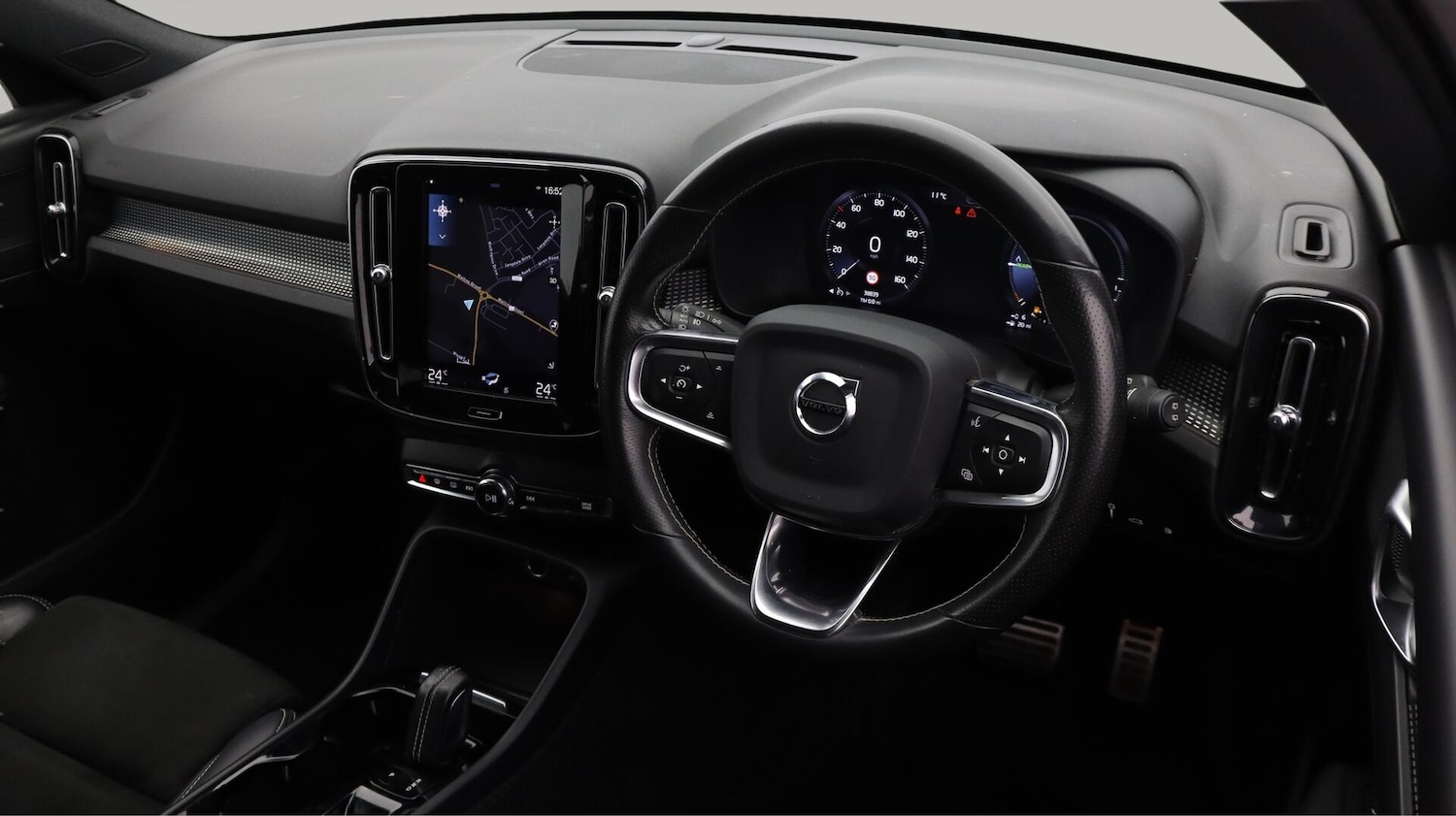 Used Volvo XC40 2021 for sale - 76700639: Photo 10