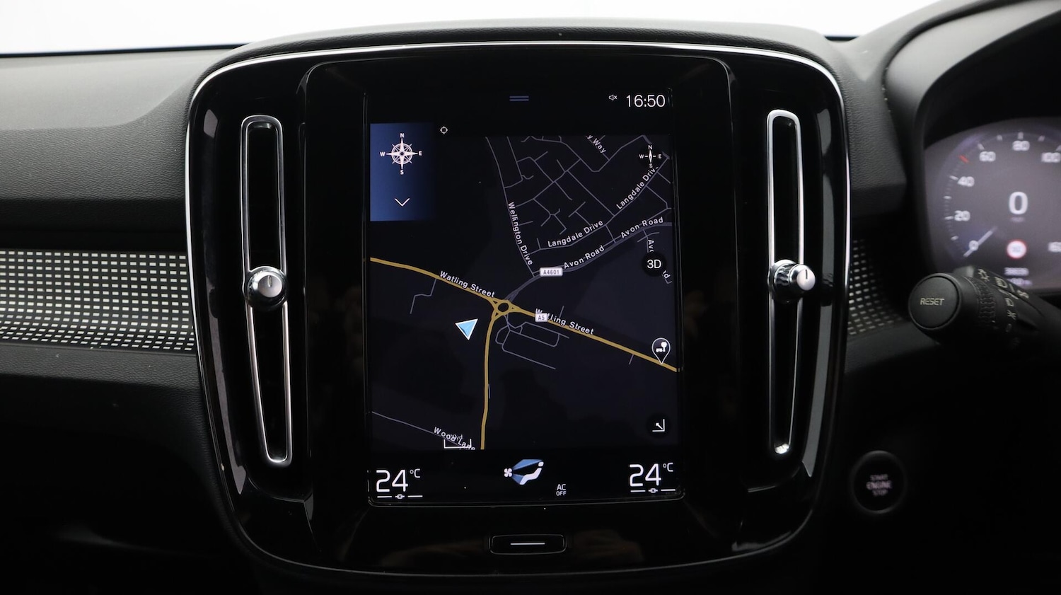 Used Volvo XC40 2021 for sale - 76700639: Photo 12