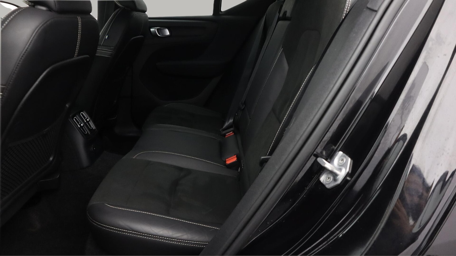 Used Volvo XC40 2021 for sale - 76700639: Photo 17