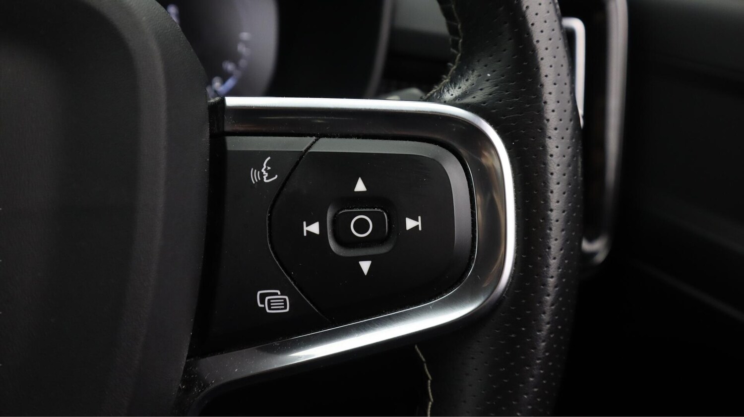 Used Volvo XC40 2021 for sale - 76700639: Photo 25