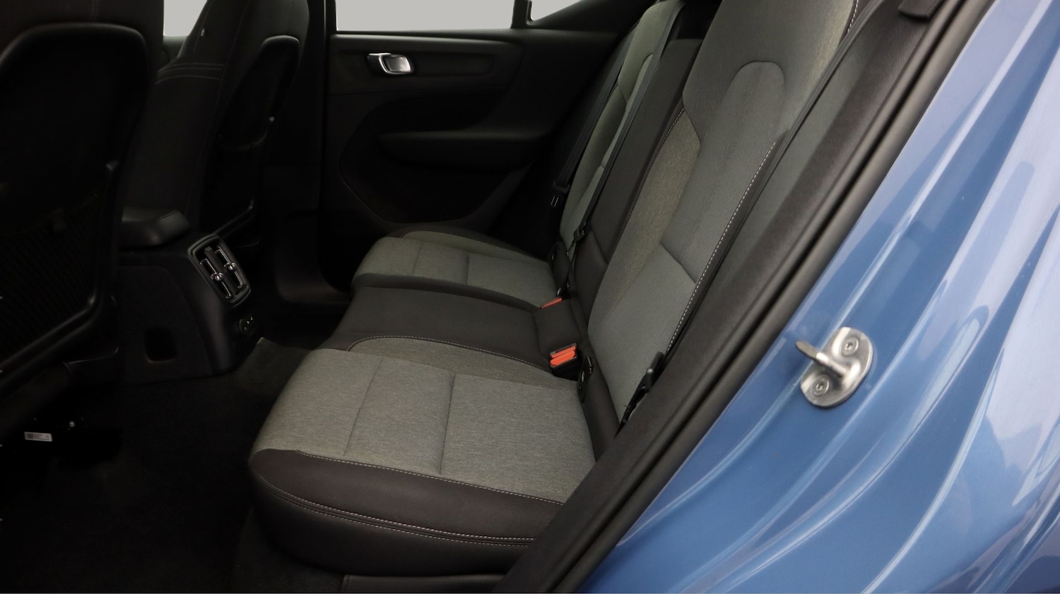 Used Volvo XC40 2023 for sale - 77289581: Photo 16