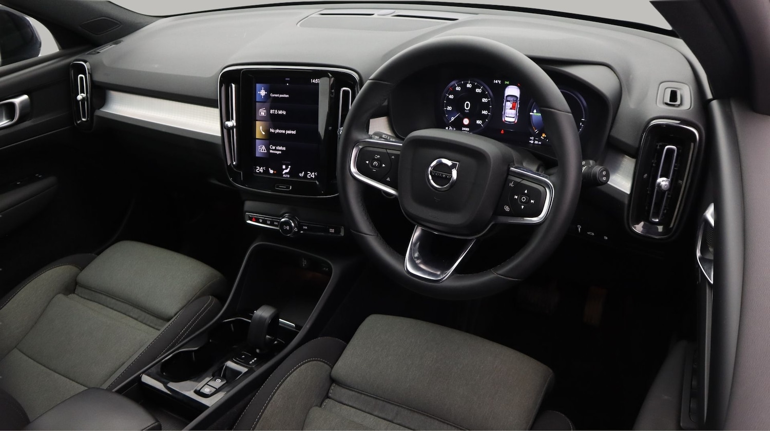 Used Volvo XC40 2023 for sale - 77289581: Photo 9