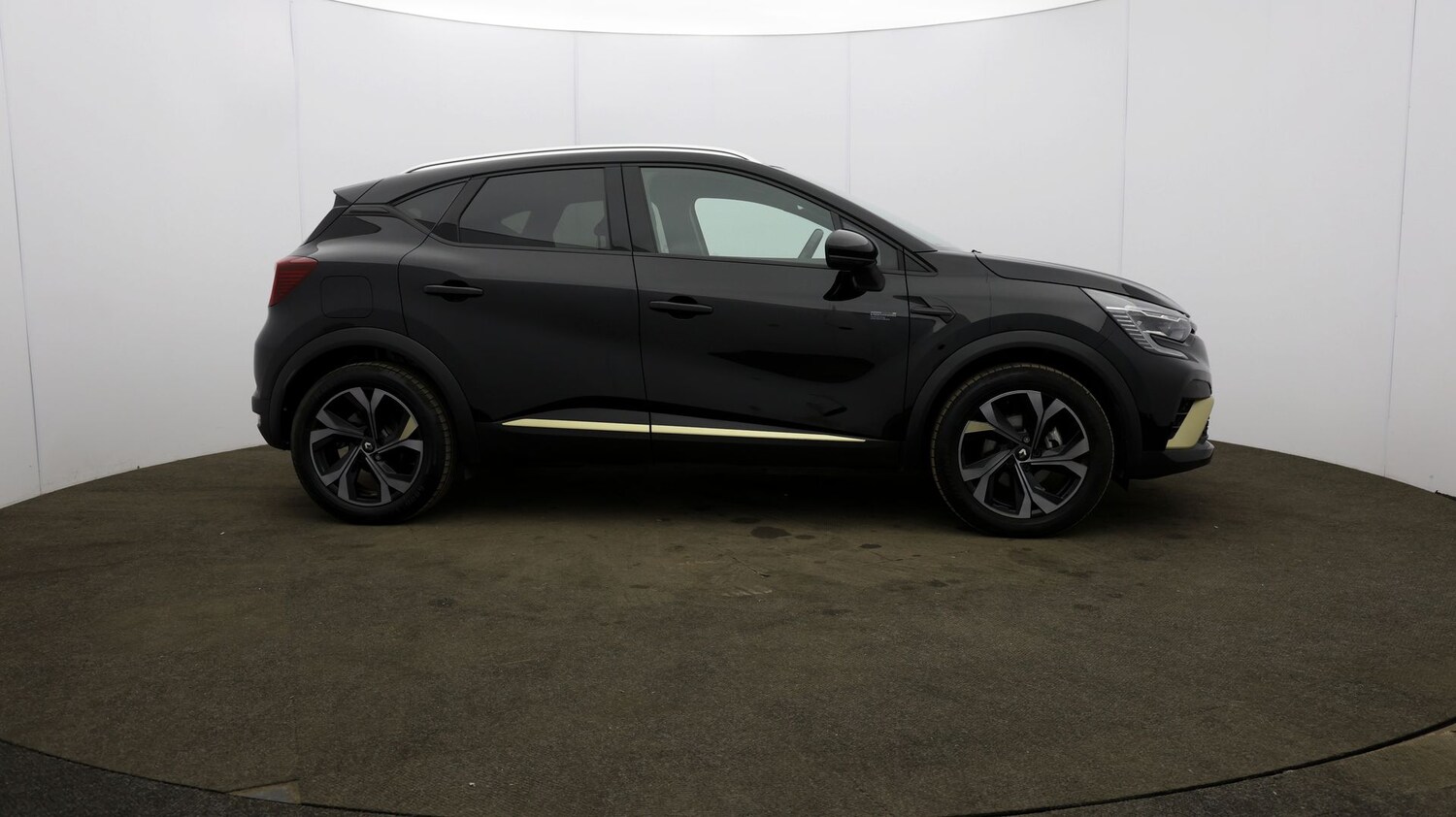 Used Renault Captur for sale - 76809684: Photo 46