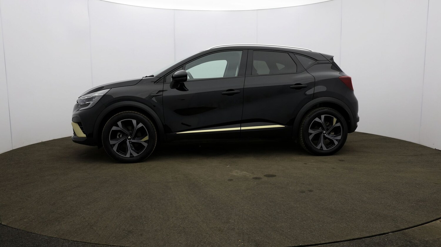 Used Renault Captur for sale - 76809684: Photo 65
