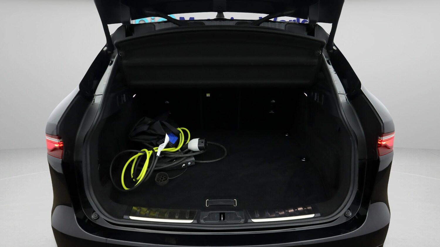 Used Jaguar F-Pace 2023 for sale - 77271449: Photo 17