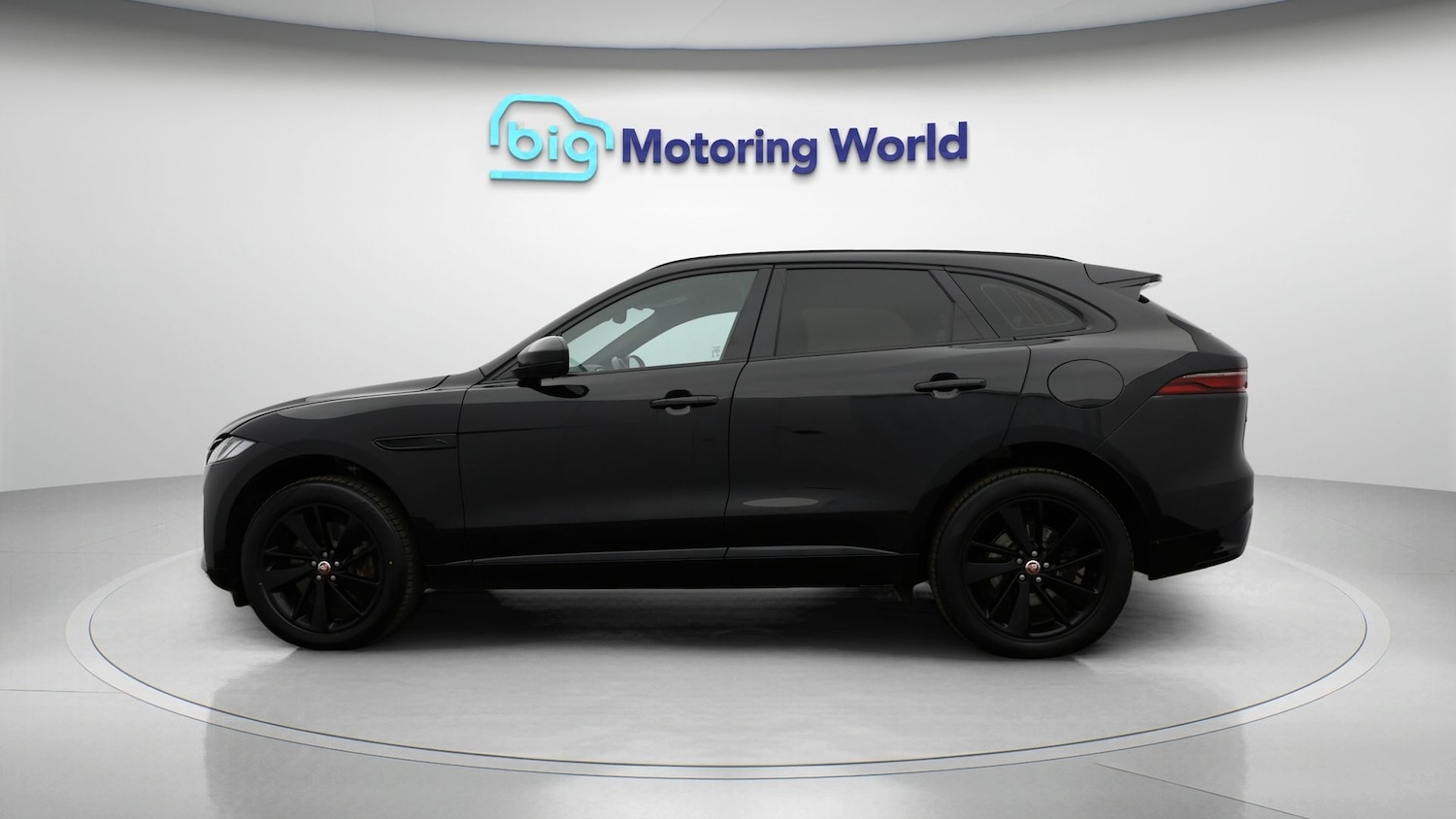 Used Jaguar F-Pace 2023 for sale - 77271449: Photo 4