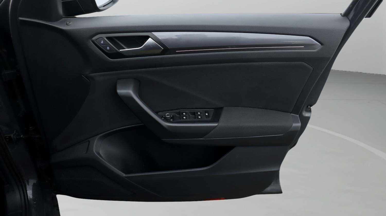 Used Volkswagen T-Roc for sale - 77809230: Photo 15