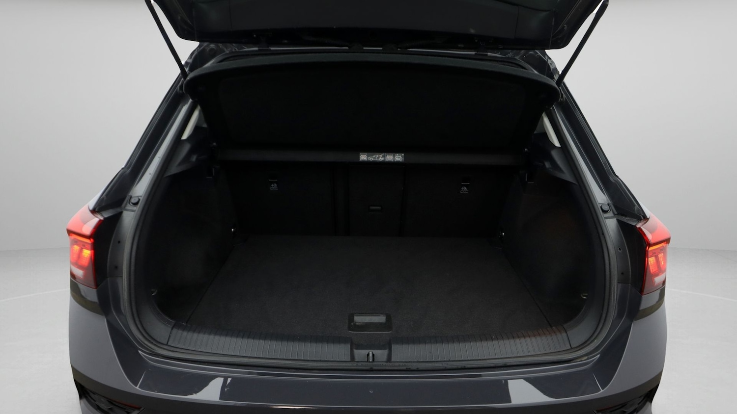 Used Volkswagen T-Roc for sale - 77809230: Photo 17