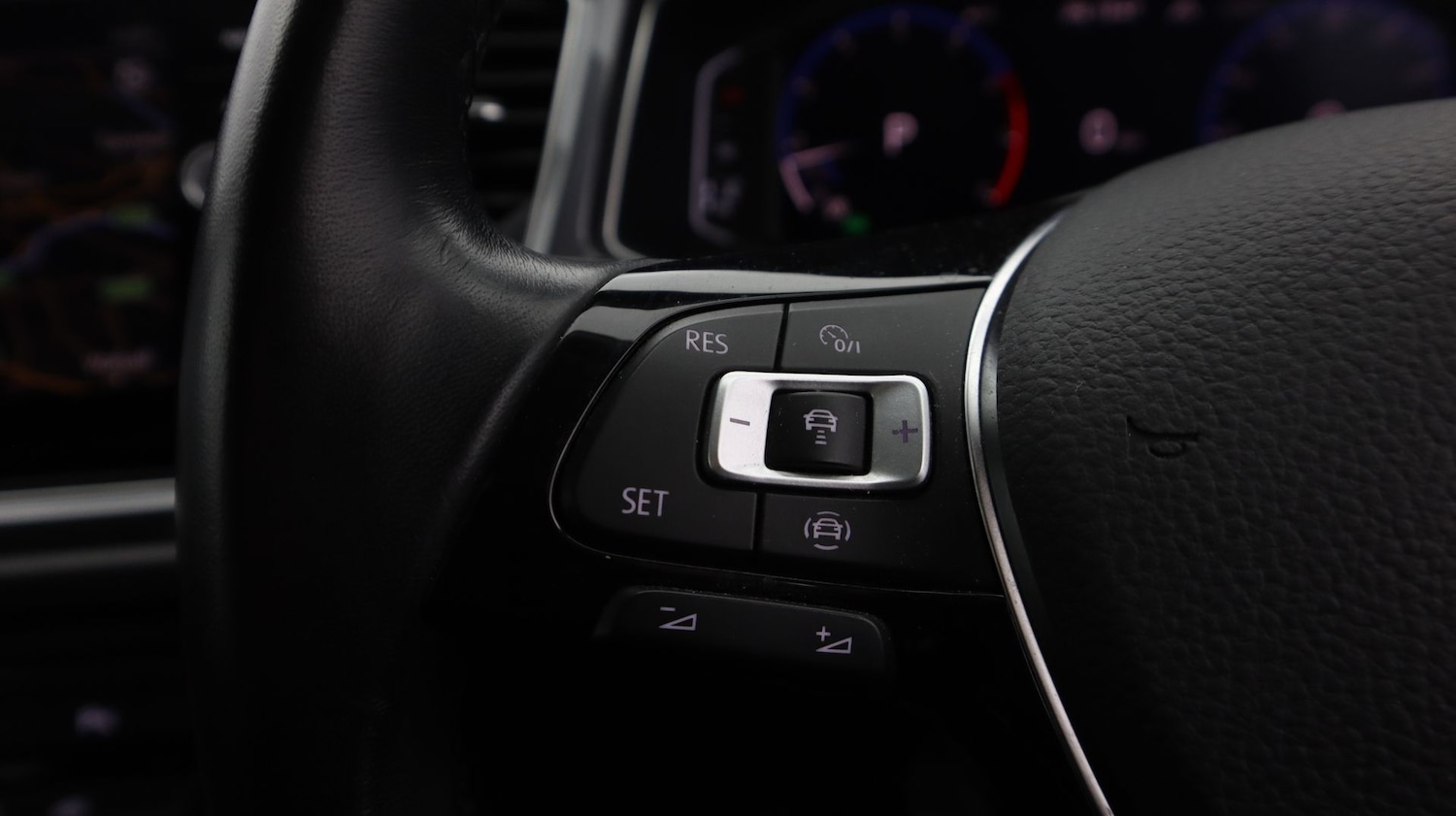 Used Volkswagen T-Roc for sale - 77809230: Photo 24