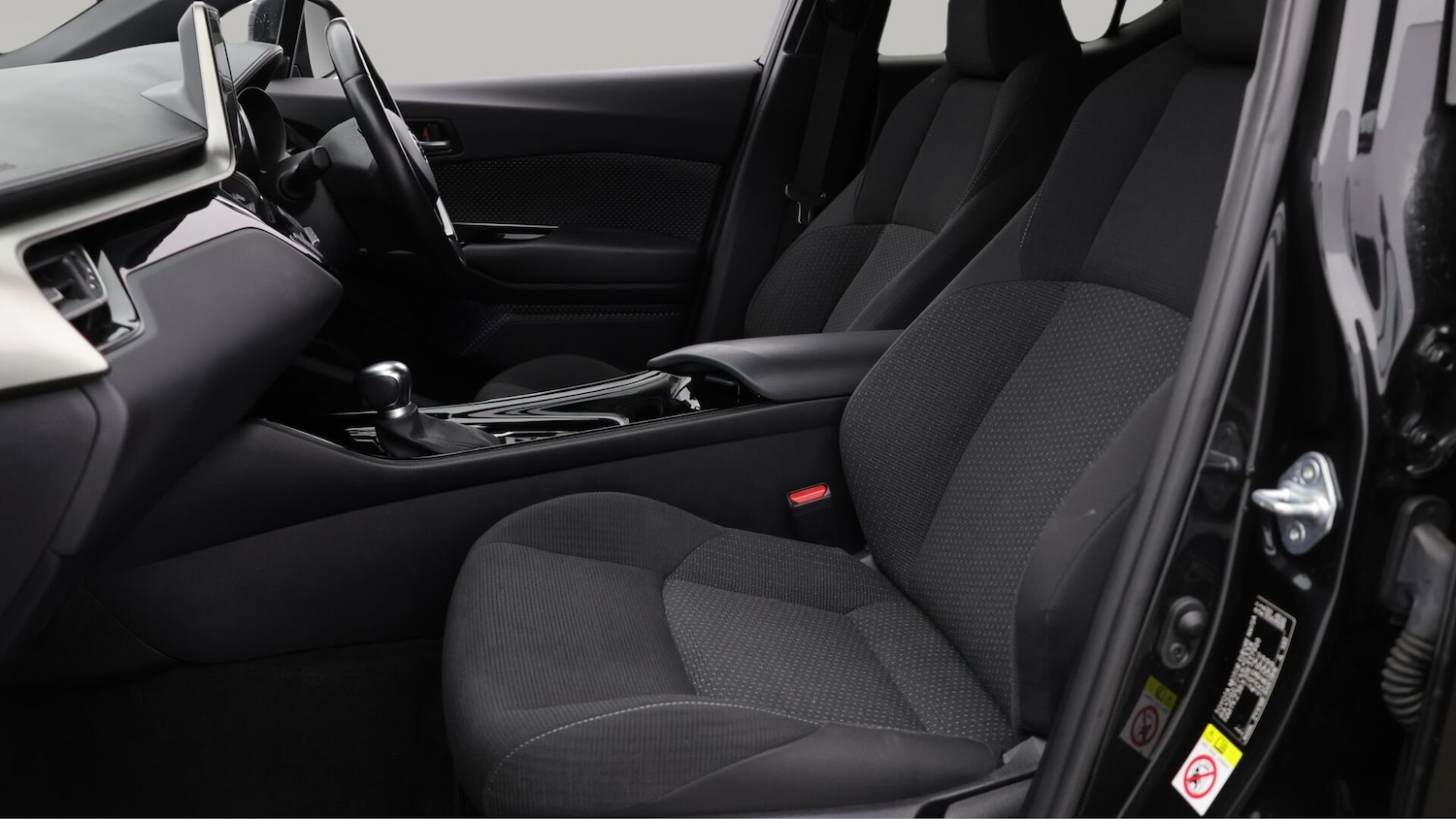 Used Toyota C-HR 2019 for sale - 76109441: Photo 15