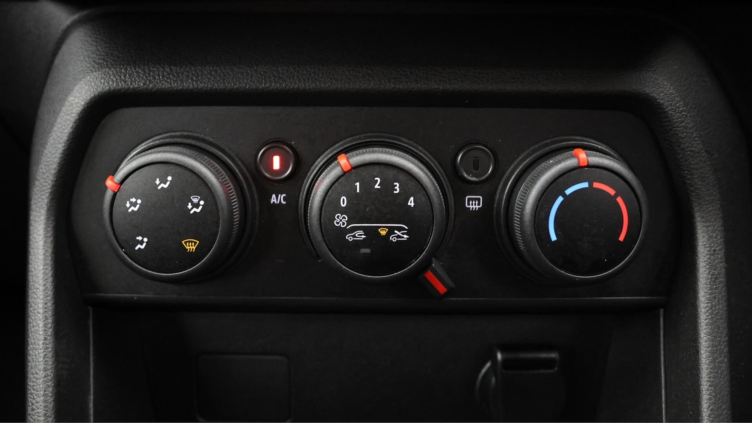 Used Dacia Sandero 2022 for sale - 76359898: Photo 13