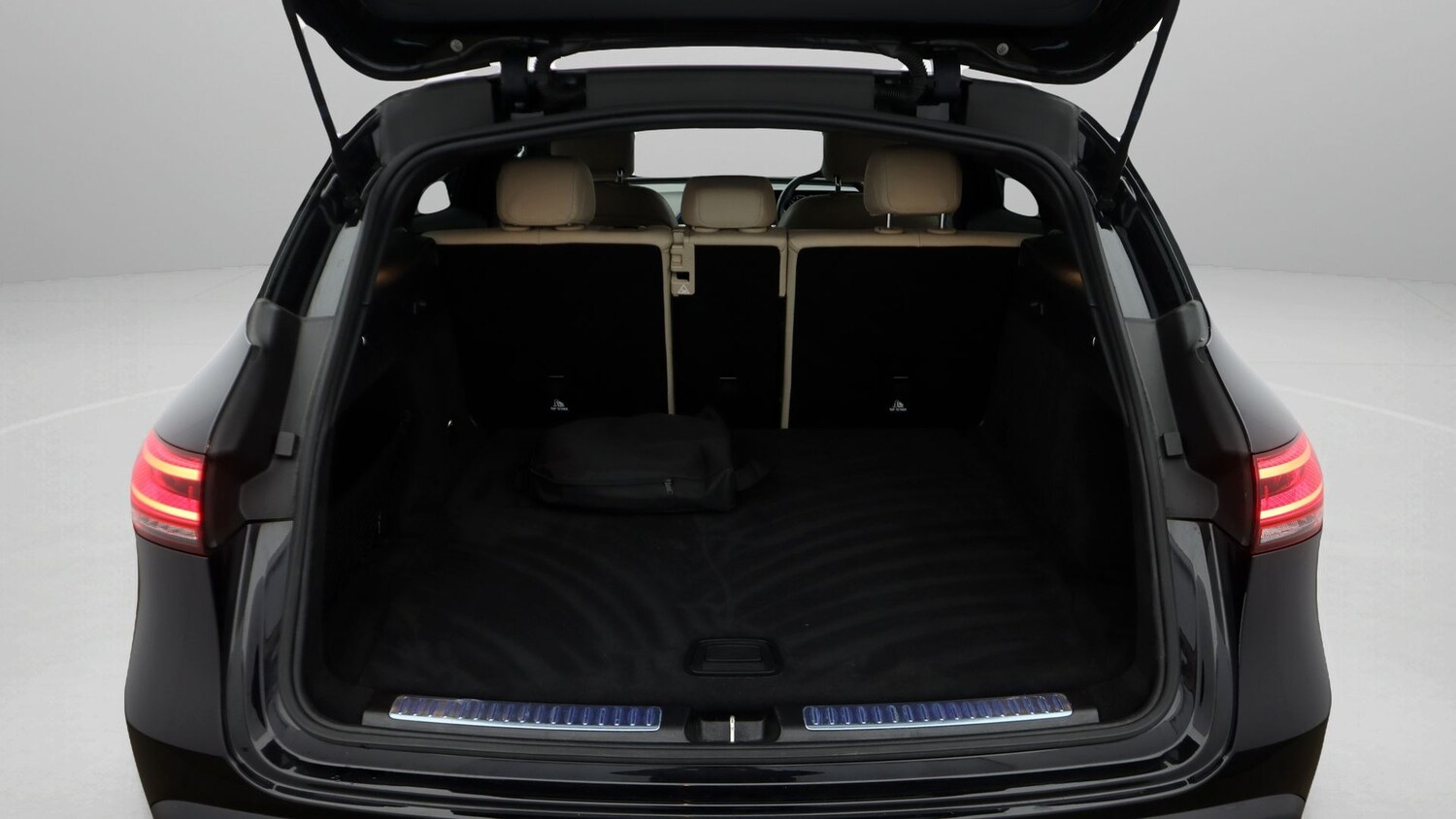 Used Mercedes-Benz EQC 2022 for sale - 77742522: Photo 17