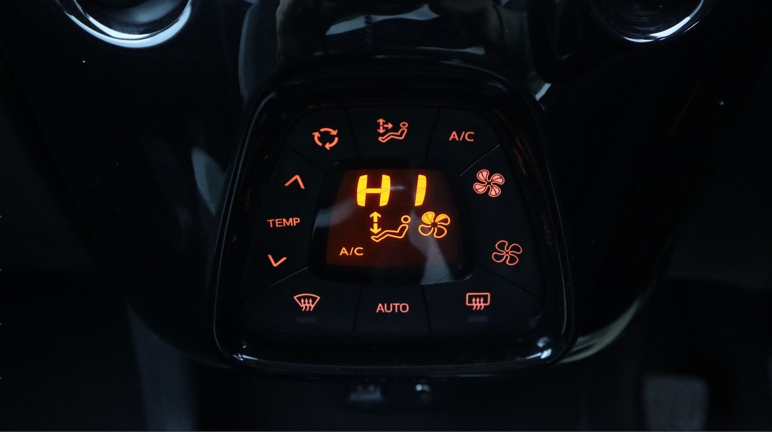 Used Toyota AYGO 2017 for sale - 77308615: Photo 12