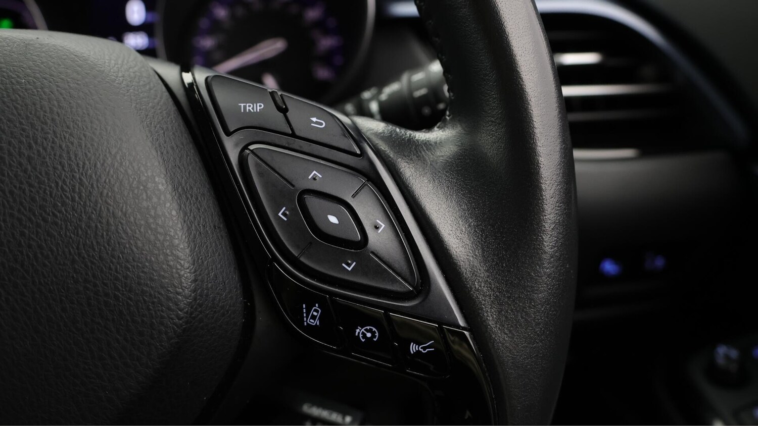 Used Toyota C-HR 2022 for sale - 76239020: Photo 24